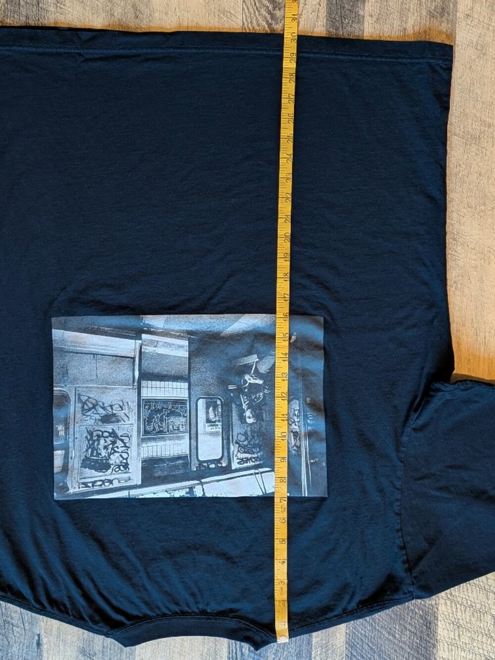 Uniqlo x Keith Haring Subway Drawings Tee XL Black Cotton T-Shirt - Picture 6 of 7